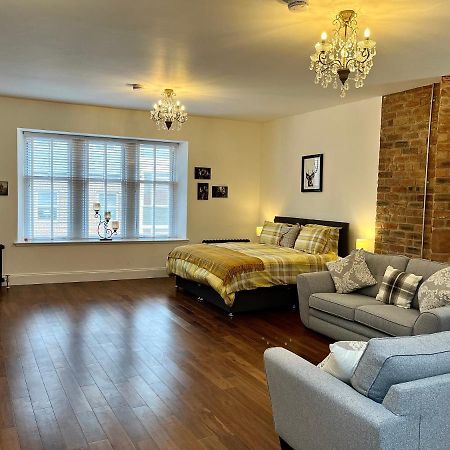 The Bards Loft, Large Studio Apartment Эр Экстерьер фото