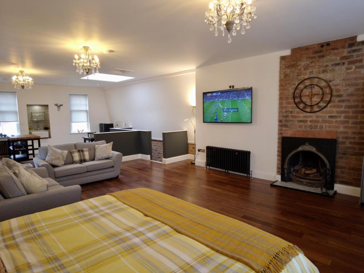 The Bards Loft, Large Studio Apartment Эр Экстерьер фото